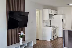 108 W Acheson St, Denison, TX 75021 - Photo 2