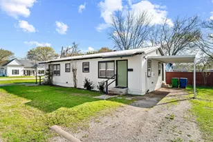 108 Poplar St, Waxahachie, TX 75165 - Photo 1