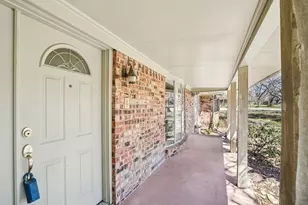 1215 Hill City Dr, Duncanville, TX 75116 - Photo 2