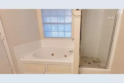 8470 Goldfinch Way, Dallas, TX 75249 - Photo 14