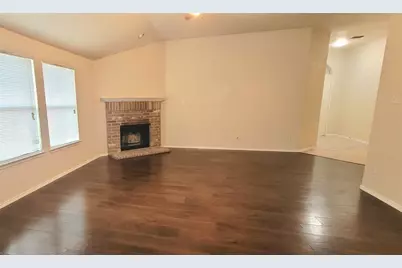 8470 Goldfinch Way, Dallas, TX 75249 - Photo 2