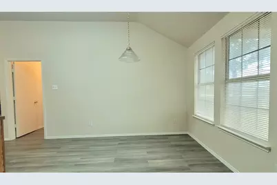 8470 Goldfinch Way, Dallas, TX 75249 - Photo 8