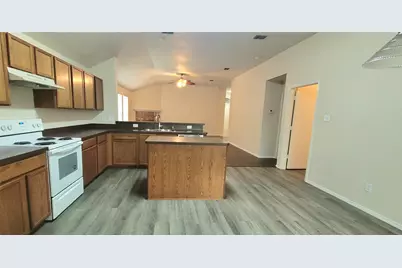 8470 Goldfinch Way, Dallas, TX 75249 - Photo 4