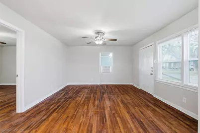 110 Poplar Street, Waxahachie, TX 75165 - Photo 14