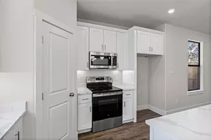 1531 Corona Dr, Granbury, TX 76048 - Photo 6