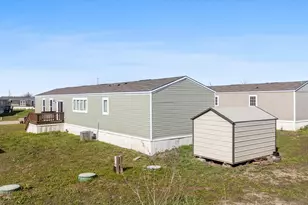 121 Twin Vw Ln, Princeton, TX 75407 - Photo 16