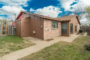 1437 Brook Meadow Cir, Lancaster, TX 75134 - Photo 20