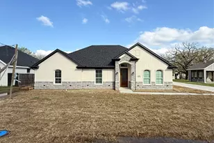 1920 Brown St, Balch Springs, TX 75180 - Photo 2