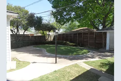 10643 Lakemere Drive, Dallas, TX 75238 - Photo 18