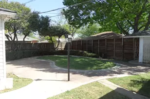 10643 Lakemere Dr, Dallas, TX 75238 - Photo 18