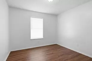 319 Ware Dr, Grand Prairie, TX 75051 - Photo 16