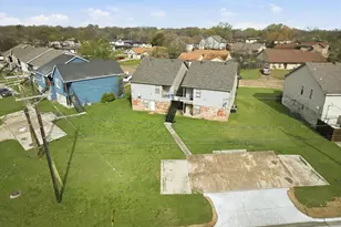 319 Ware Dr, Grand Prairie, TX 75051 - Photo 34