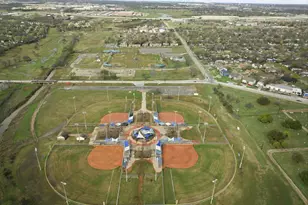 319 Ware Dr, Grand Prairie, TX 75051 - Photo 40