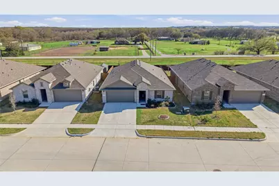 316 Sculptors Crossing, Springtown, TX 76082 - Photo 2