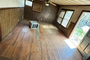 1304 N Wood St, Cleburne, TX 76033 - Photo 8