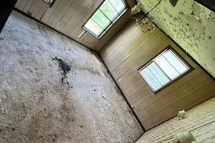 1304 N Wood St, Cleburne, TX 76033 - Photo 4