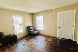 2016 Daniel St, Fort Worth, TX 76104 - Photo 8