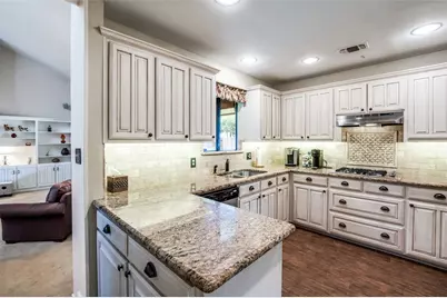 2126 Nob Hill, Carrollton, TX 75006 - Photo 8