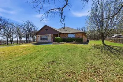 533 Eagles Way, Springtown, TX 76082 - Photo 2