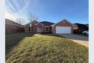 1602 Crestmeadow Lane, Mansfield, TX 76063 - Photo 2