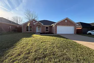 1602 Crestmeadow Ln, Mansfield, TX 76063 - Photo 2