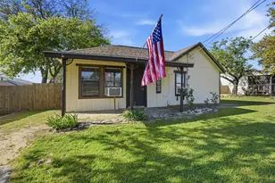 718 Narrow St, Weatherford, TX 76086 - Photo 2