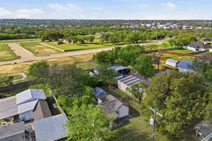 718 Narrow, Weatherford, TX 76086 - Photo 2