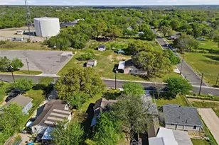 718 Narrow, Weatherford, TX 76086 - Photo 4