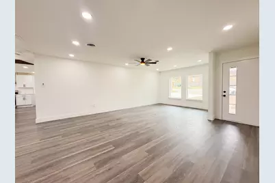 1412 Grantland Circle, Fort Worth, TX 76112 - Photo 4