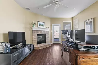 306 Salsbury Drive, Euless, TX 76040 - Photo 14