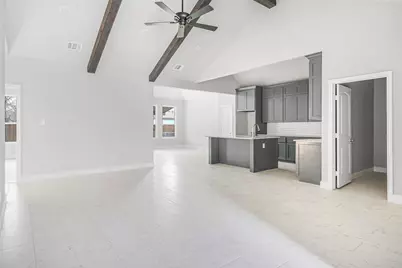 407 E Willingham Street, Cleburne, TX 76031 - Photo 4