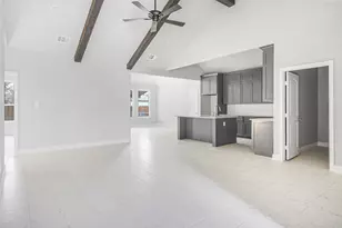 407 E Willingham St, Cleburne, TX 76031 - Photo 4