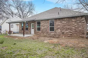 407 E Willingham St, Cleburne, TX 76031 - Photo 16