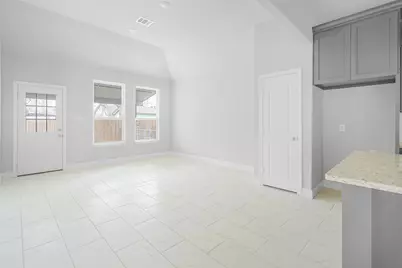 407 E Willingham Street, Cleburne, TX 76031 - Photo 8