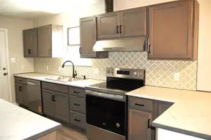 1325 2nd St, Graham, TX 76450 - Photo 6