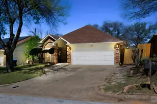 7413 Eastern Dr, Fort Worth, TX 76120 - Photo 2