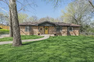 302 W Hale Ave, Decatur, TX 76234 - Photo 2