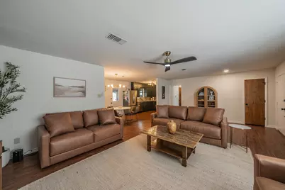 302 W Hale Avenue, Decatur, TX 76234 - Photo 8