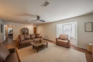 302 W Hale Ave, Decatur, TX 76234 - Photo 8