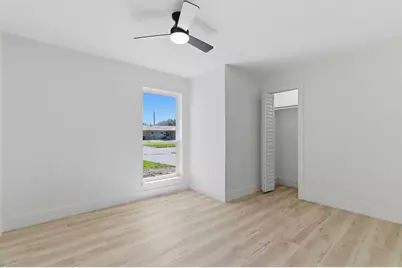 2033 Meadow Glen, Irving, TX 75060 - Photo 20