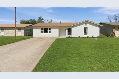 2033 Meadow Glen, Irving, TX 75060 - Photo 2