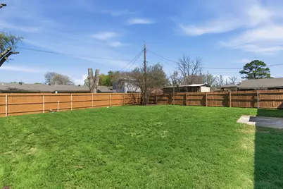 2033 Meadow Glen, Irving, TX 75060 - Photo 30