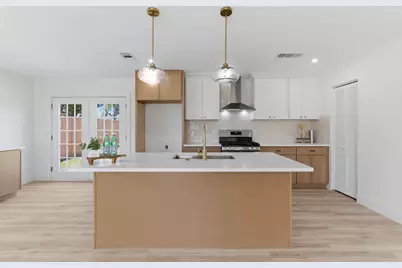 2033 Meadow Glen, Irving, TX 75060 - Photo 12