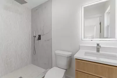 2033 Meadow Glen, Irving, TX 75060 - Photo 26