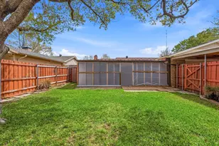 960 Meadowcove Cir, Garland, TX 75043 - Photo 32