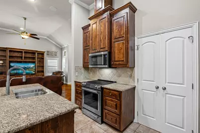 2214 Cobblestone Court, Granbury, TX 76049 - Photo 14