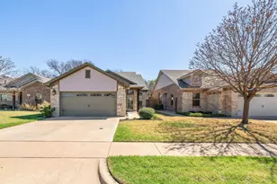 2214 Cobblestone Ct, Granbury, TX 76049 - Photo 2