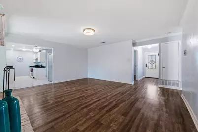 2208 Biscayne Drive W, Irving, TX 75060 - Photo 10