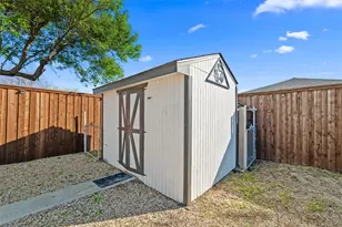 2208 Biscayne Dr W, Irving, TX 75060 - Photo 24