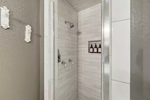 306 E Tarrant St, Bowie, TX 76230 - Photo 18